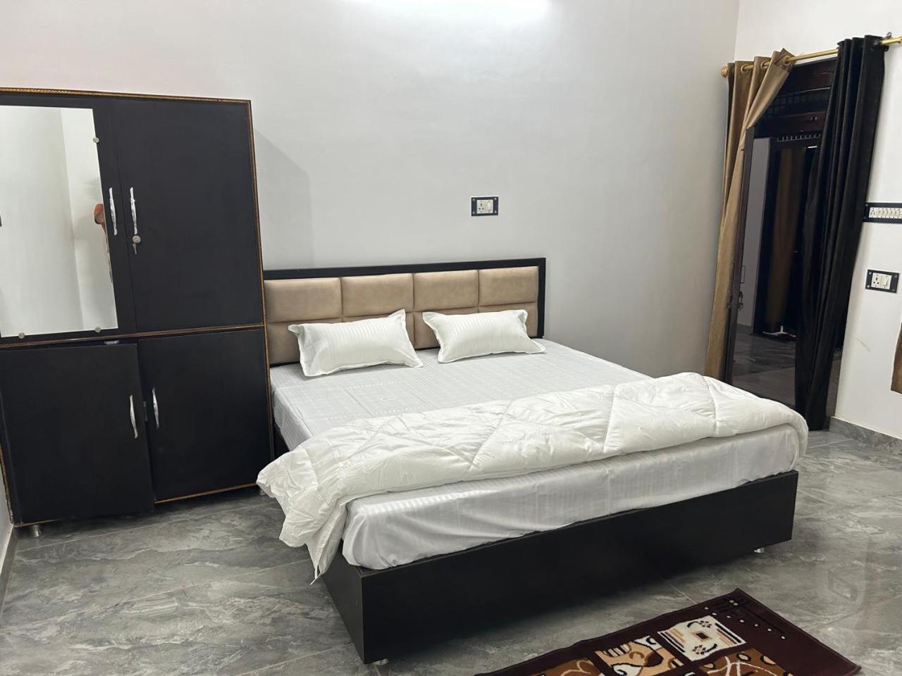 Shri Narayanam Guest House And Home Stay Ayodhya Luaran gambar